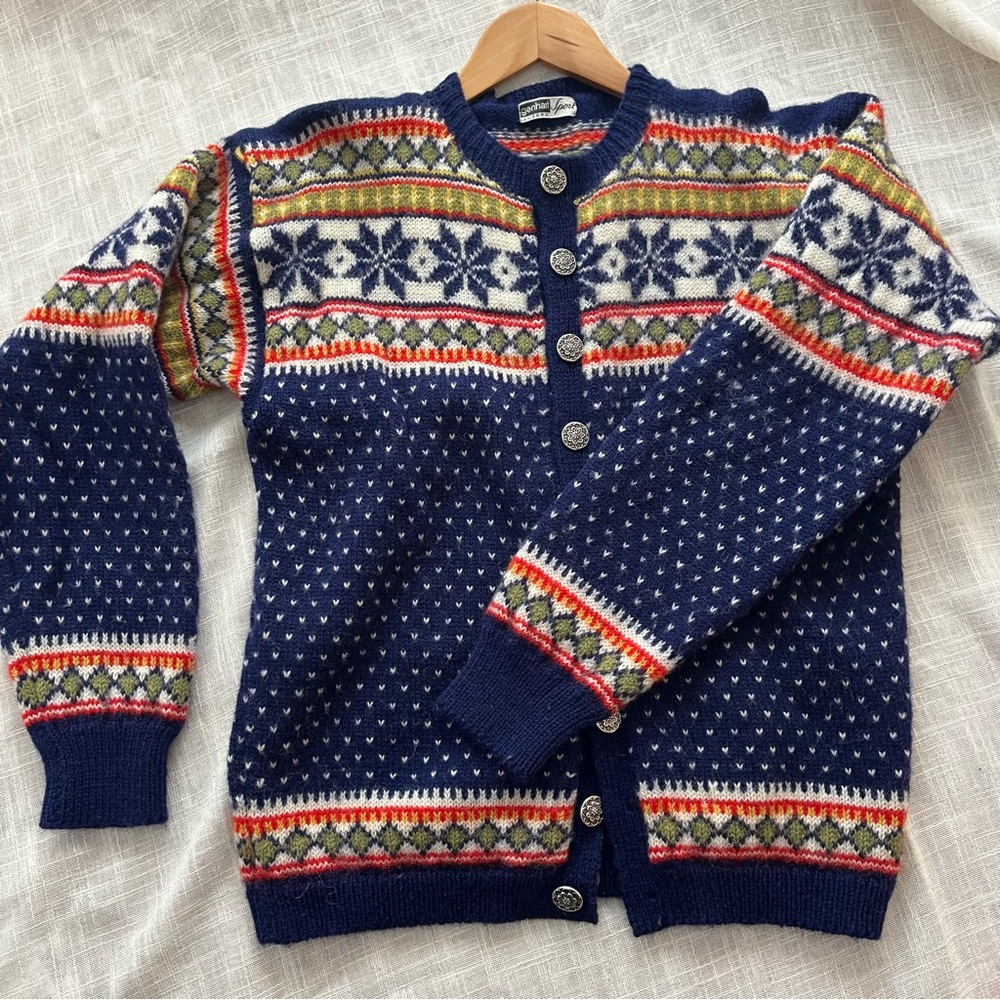 Vtg Fair Isle Wool Cardigan with Pewter Buttons - Picture 6 of 6